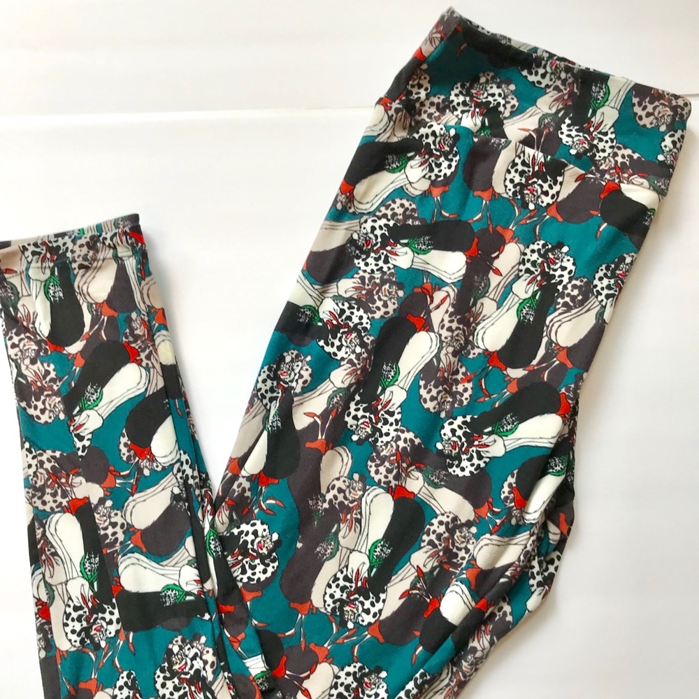 Tall and Curvy Lularoe Villain Leggings